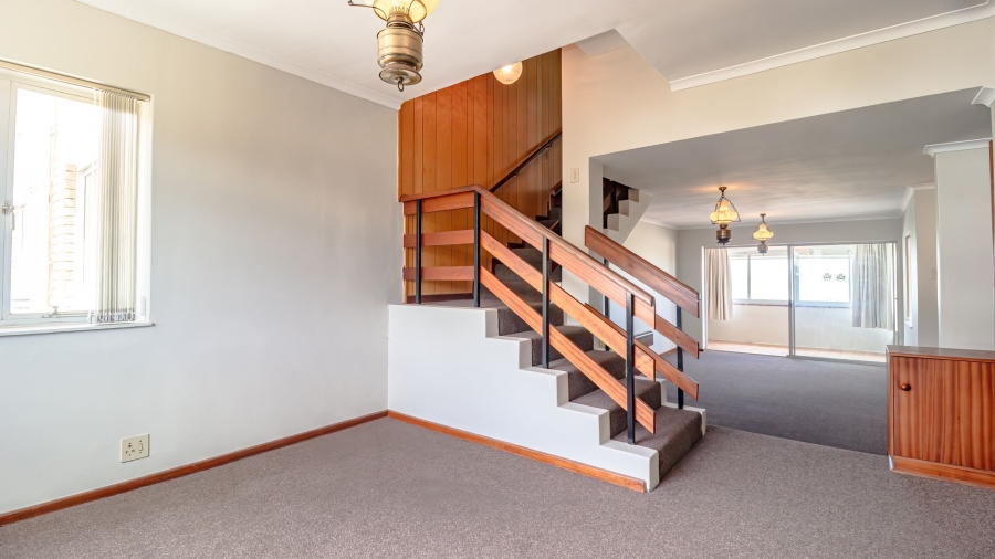 To Let 4 Bedroom Property for Rent in Gordons Bay Village Western Cape